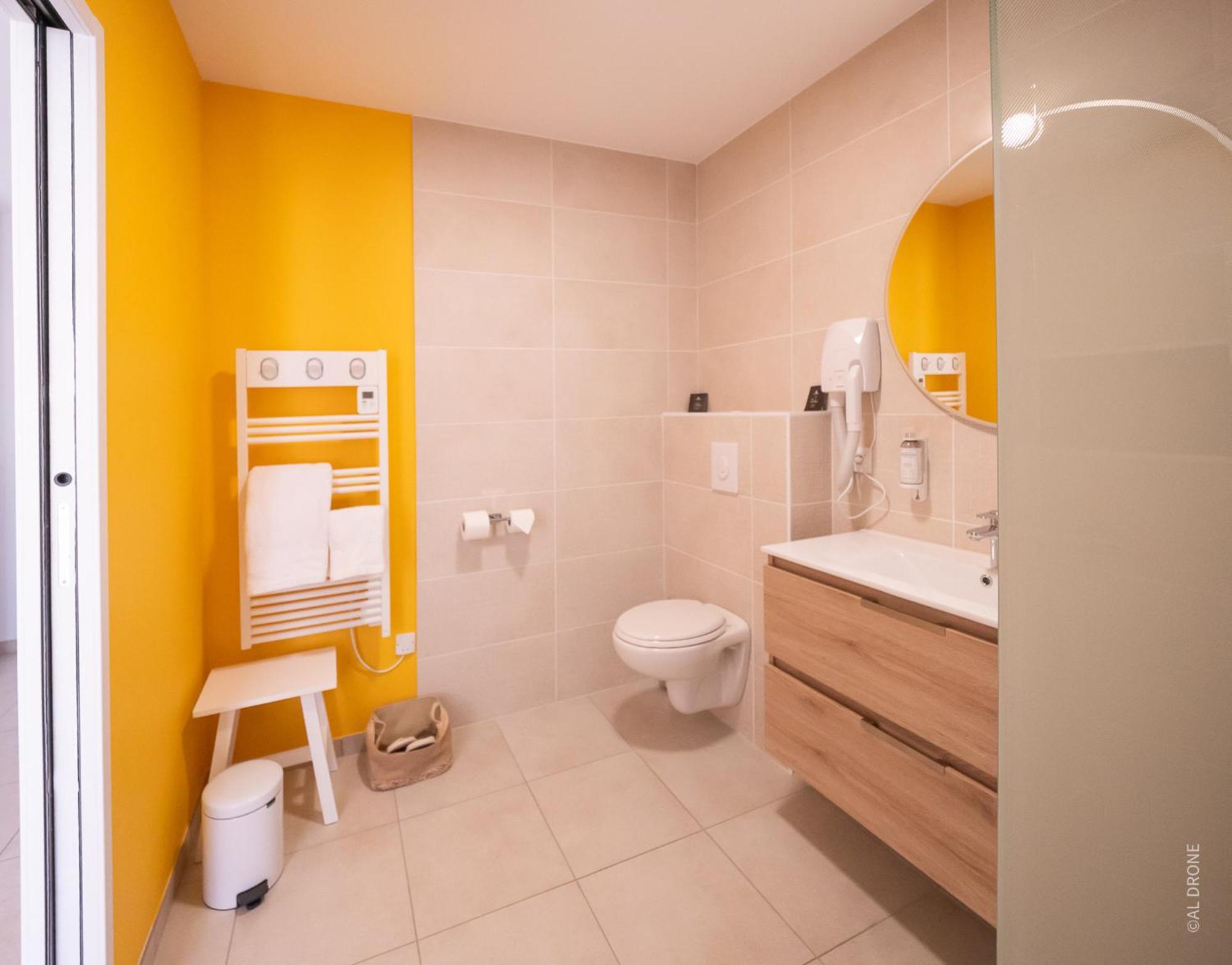 Le Maconnais Guest House Vinzelles Exterior photo