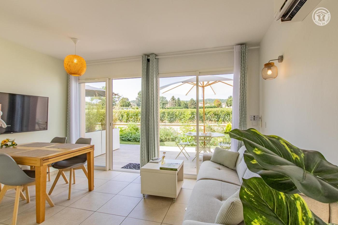 Le Maconnais Guest House Vinzelles Exterior photo